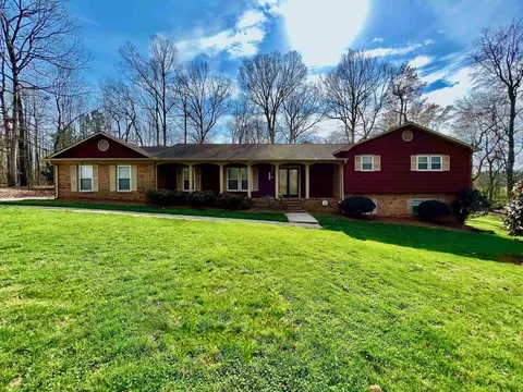 422 Fairway Dr, Spartanburg, SC 29303