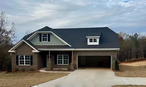 217 Carriage Gate Dr, Wellford, SC 29385