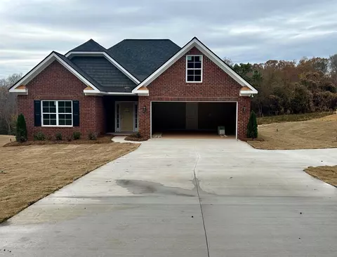 221 Carriage Gate Dr, Wellford, SC 29385