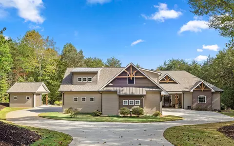 4418 S King Rd, Greer, SC 29651