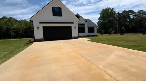 2 Worthmore Ct, Travelers Rest, SC 29690