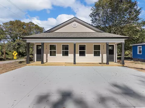 277 Poole St, Woodruff, SC 29388