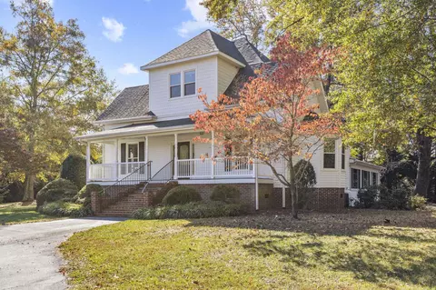 100 Old Locust Hill Rd, Taylors, SC 29687