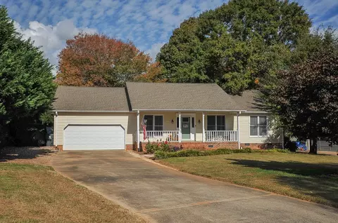 701 Pineapple Pt, Greenville, SC 29607