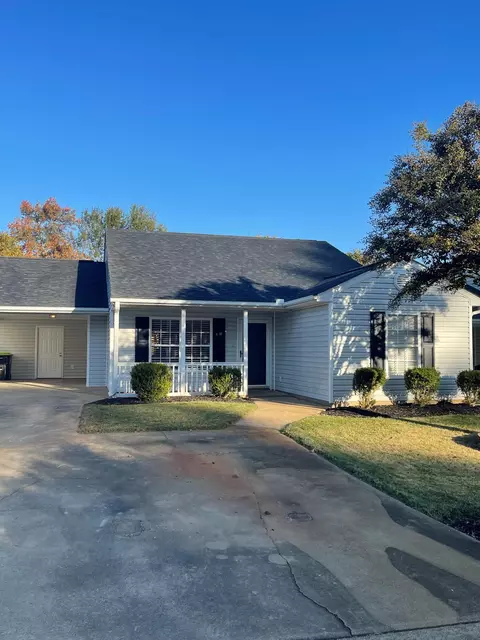 852 W Emerald Springs Dr, Boiling Springs, SC 29316
