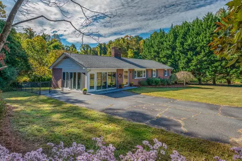 36 Second St, Tryon, NC 28782 photo 2