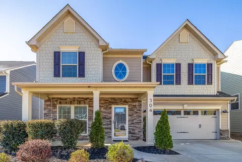 304 Waters Run Ln, Simpsonville, SC 29681