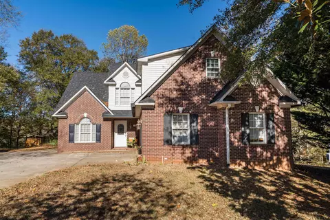 180 Berrys Pond Dr, Duncan, SC 29334