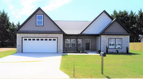 708 Barkwood Ct, Boiling Springs, SC 29316