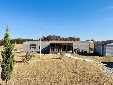 4570 Peachtree Rd, Chesnee, SC 29323