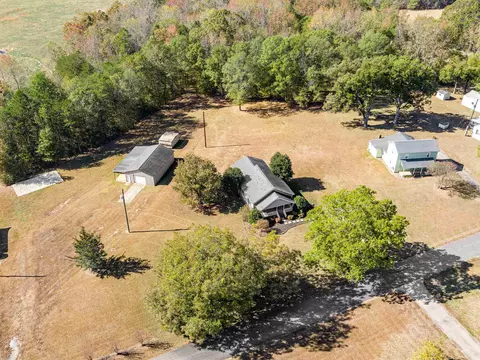 620 Burns Rd, Greer, SC 29651 photo 2