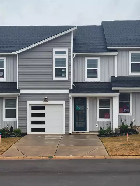 1214 Westgate Village Dr, Spartanburg, SC 29301