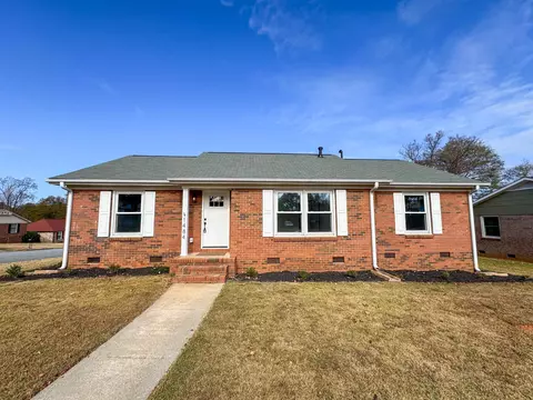 1484 Dover Rd, Spartanburg, SC 29301