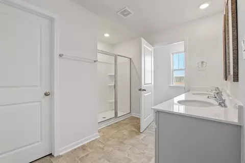 Bath - 3620 Shadow Pine Dr, Moore, SC 29369 photo 2 of 5