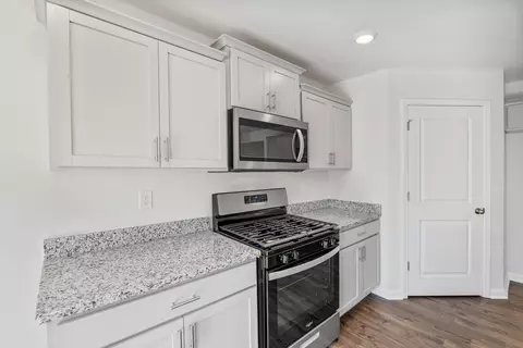 Kitchen - 3620 Shadow Pine Dr, Moore, SC 29369 photo 3 of 4
