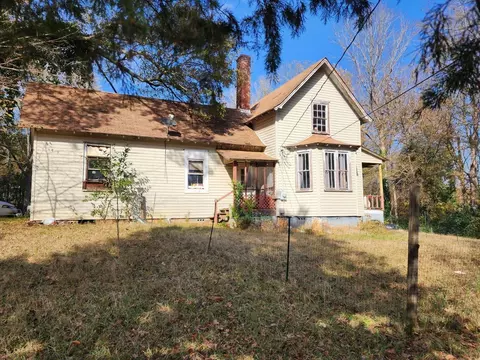 220 Calvert St, Spartanburg, SC 29307