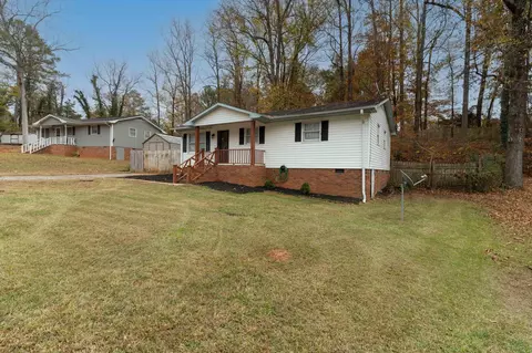 36 Kemp Ct, Wellford, SC 29385