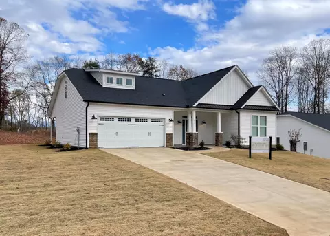 605 Circinae Rd, Cowpens, SC 29330