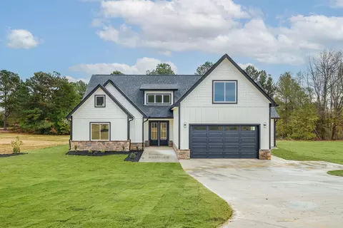 1716 Davis Rd, Woodruff, SC 29388
