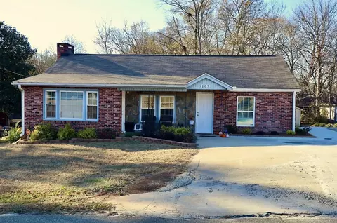 107 S Church St, Duncan, SC 29334
