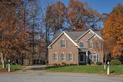 231 Franklin Oaks Ln, Greer, SC 29651
