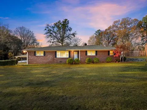 126 Walden Cir, Spartanburg, SC 29301