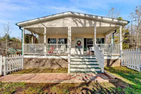 130 Lonely Woods Ln, Woodruff, SC 29388