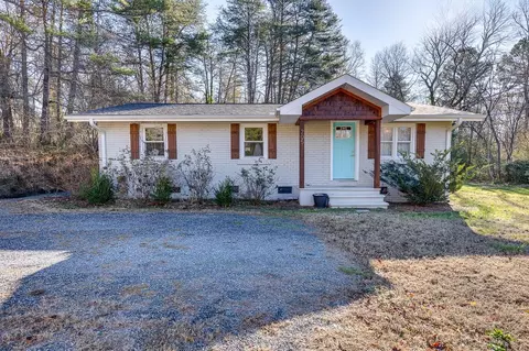 205 W Simmons St, Landrum, SC 29356