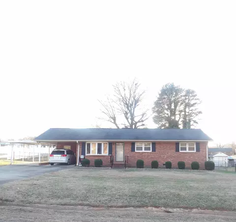 3002 Elmhurst Dr, Boiling Springs, SC 29316