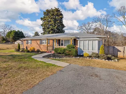 169 Switzer Ln, Roebuck, SC 29376