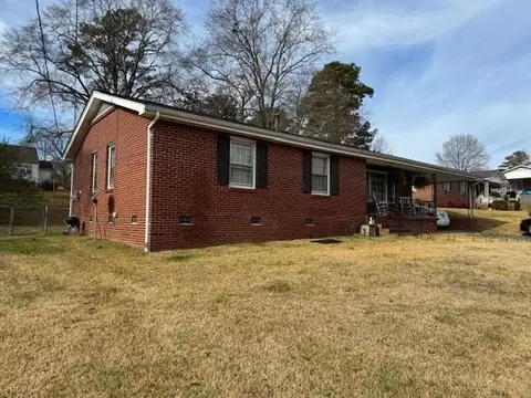 308 Catawba St, Union, SC 29379 photo 2
