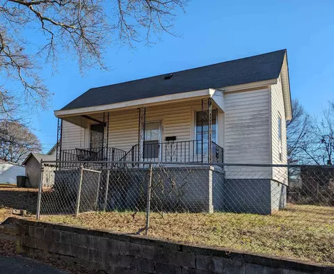 101 Davis St, Clinton, SC 29325