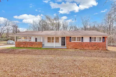 131 Mccluney Dr, Cowpens, SC 29330