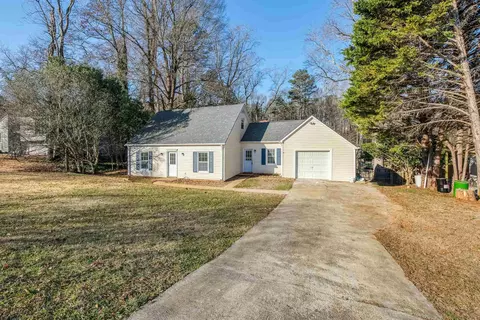 229 River Forest Dr, Boiling Springs, SC 29316