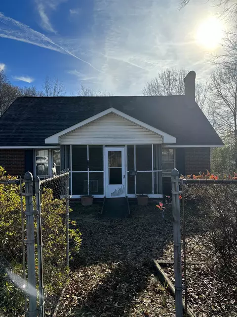 115 Weeping Oak Dr, Spartanburg, SC 29303