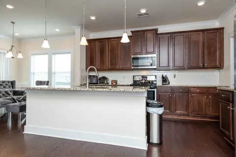226 Delbourne Ln, Greer, SC 29651 photo 3