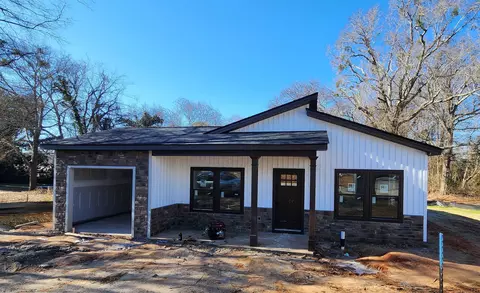 162 Wofford St, Woodruff, SC 29388