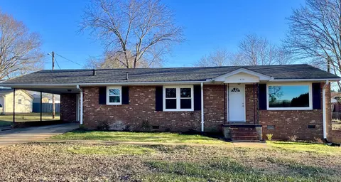 2478 Old Furnace Rd, Boiling Springs, SC 29316