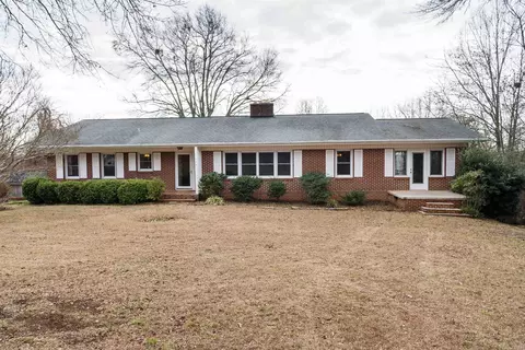 135 Skyview Dr, Spartanburg, SC 29303