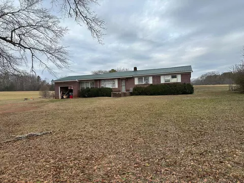 174 Peach Shed Rd, Chesnee, SC 29323