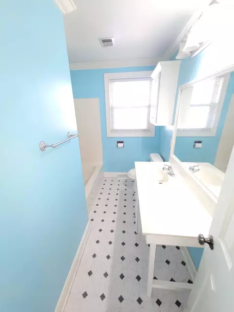 597 E Main St, Duncan, SC 29334 photo 8