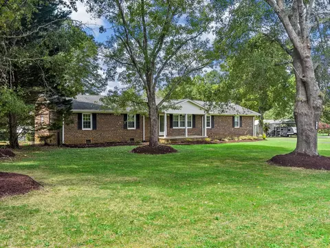 420 Skyline Dr, Campobello, SC 29322