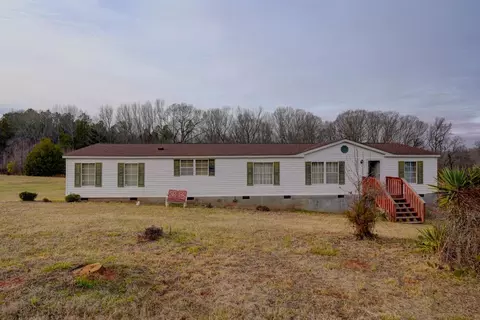 634 Robinson Dairy Rd, Enoree, SC 29335