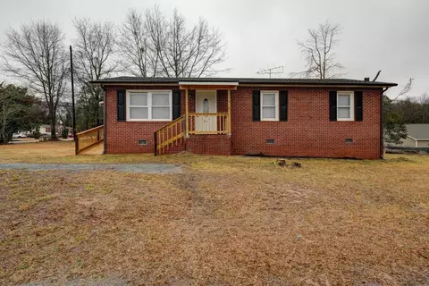 421 Sharpe St, Woodruff, SC 29388