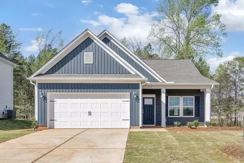 369 E Pyrenees Dr, Wellford, SC 29385