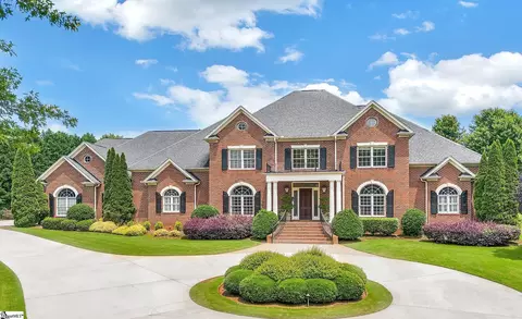 205 Sanders Pl, Simpsonville, SC 29681
