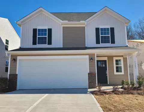 1307 Fairbairn Rd, Spartanburg, SC 29303