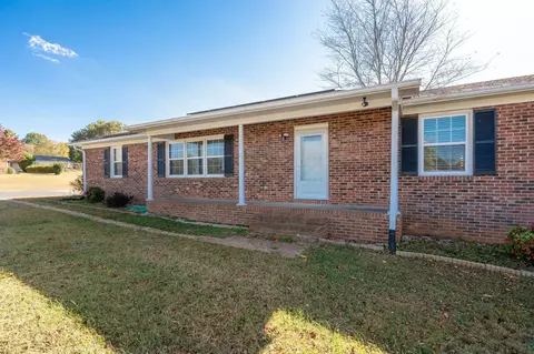 100 Saluda Rd, Moore, SC 29369
