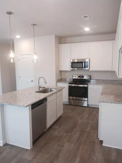 Kitchen - 3048 Emberly Dr, Roebuck, SC 29376 photo 2 of 3