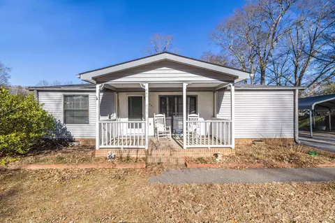 541 Betsy Ln, Woodruff, SC 29388